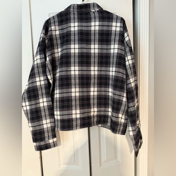 BASS OUTDOOR Women's Flannel Flex Soft Jacket - Picture 6 of 6